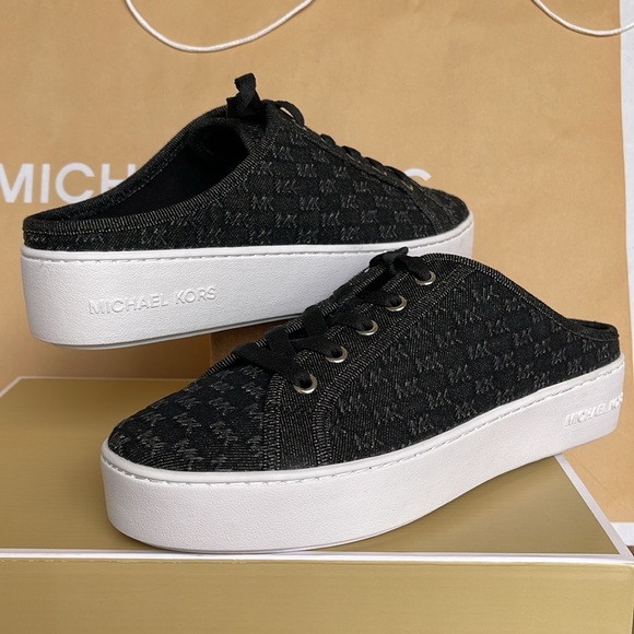 Michael Kors POPPY SLIDE SNEAKER MK DEBOSSED WASHED DENIM
49T4POFP3D Platforms - Picture 11 of 16